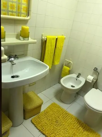 Apartamento T1 - Da Rocha - Com Vistas De Mar E Terraco *